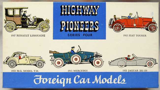 Revell 1/32 1907 Renault Limousine Highway Pioneers - Series 4, H53-89 plastic model kit